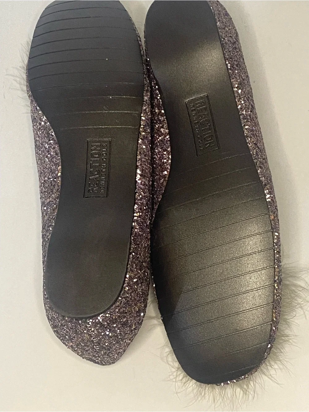 Kenneth Cole Reaction Gen-ie Bottle Size 10 Glitter Pom Pom Feather Flats